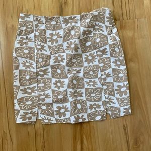 ADORABLE SKIRT😍😍